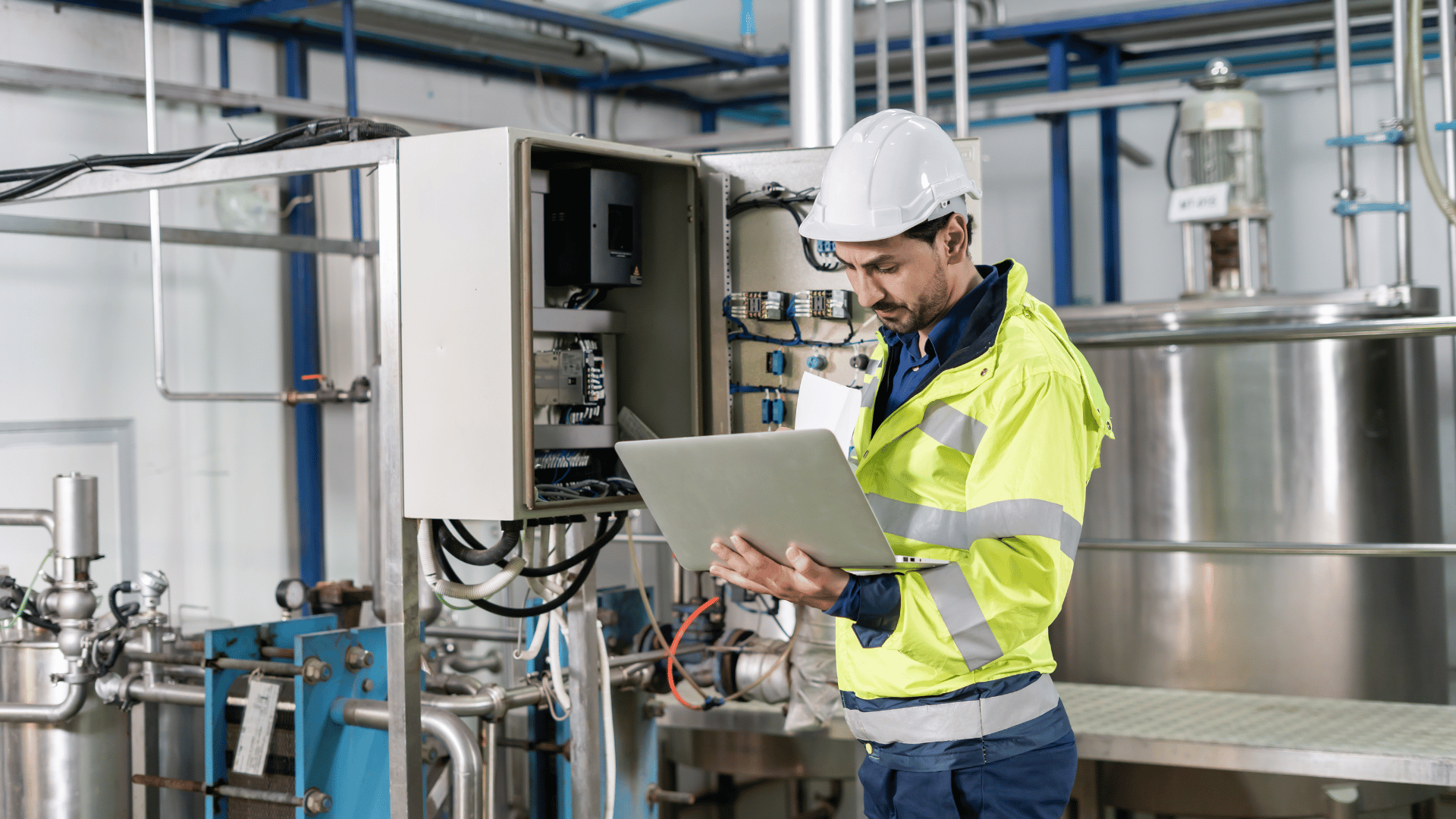 KI im Maschinenbau: Was Ersatzteil- und Serviceteams wirklich wissen müssen | PartsCloud